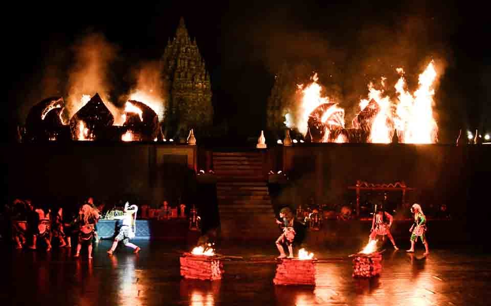 sendra-tari__ramanyana_prambanan